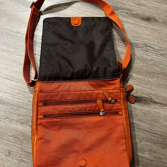 Orange cross body Arera bag - Picture 3 of 4